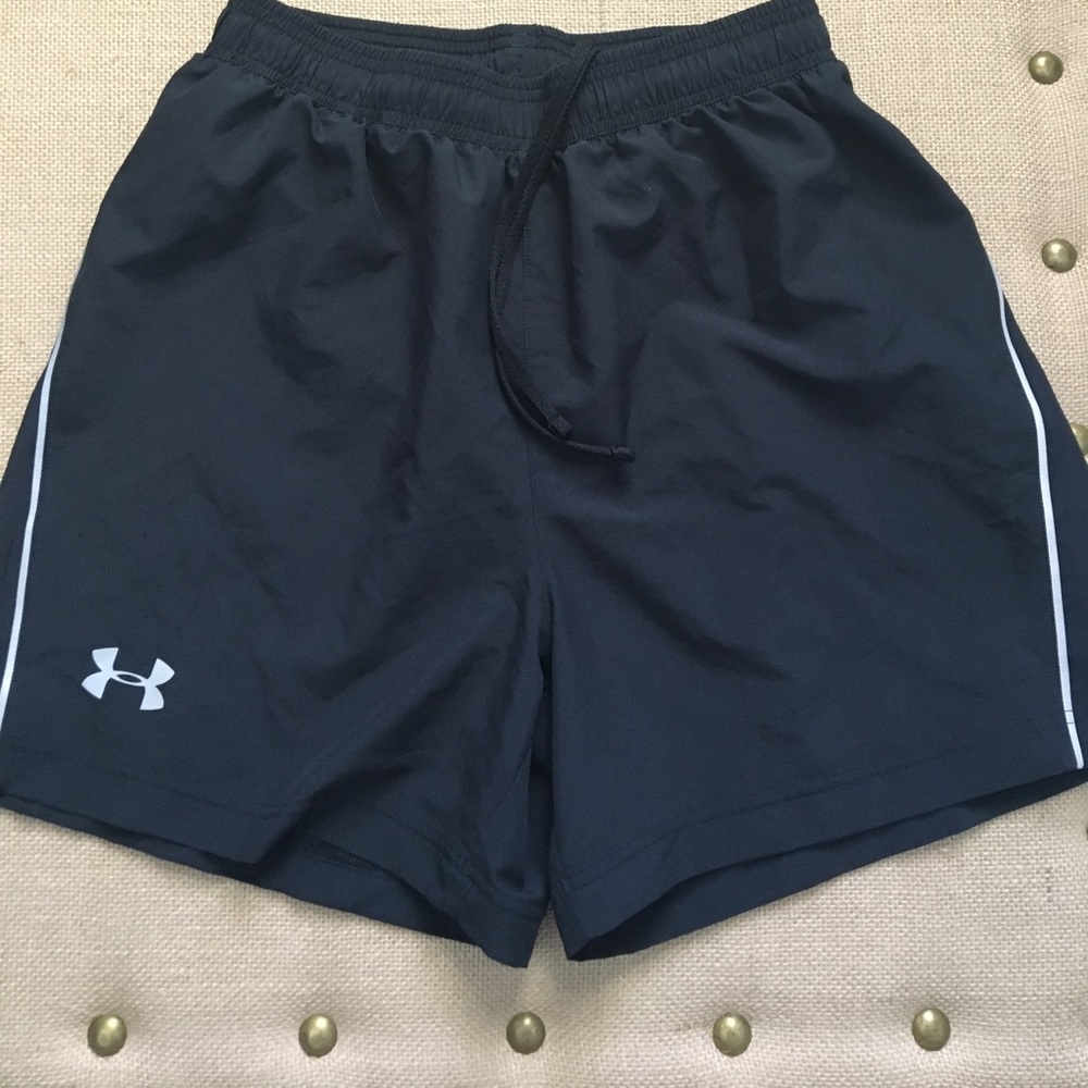 Under Armour Men Shorts Size Small